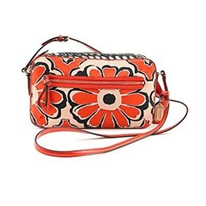 ⬇️ Coach Poppy Crossbody